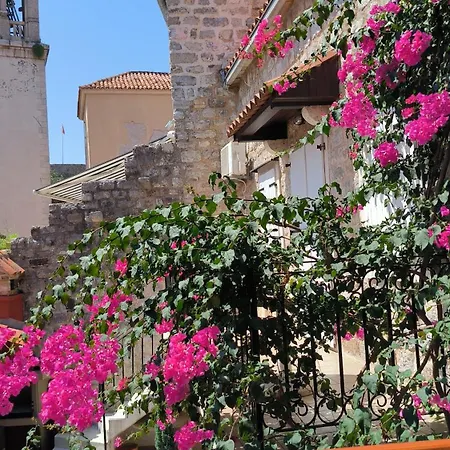 Apartment Renaissance Old Town Budva