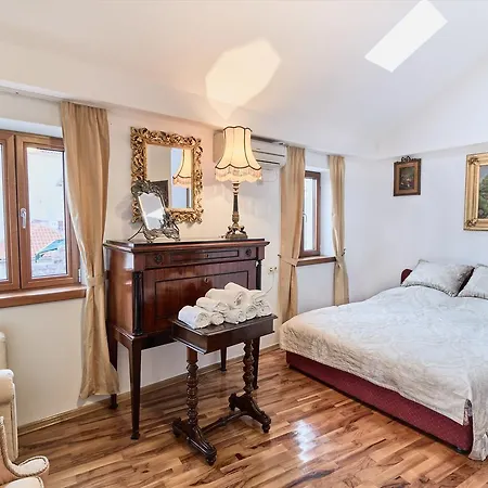 Apartment Renaissance Old Town *